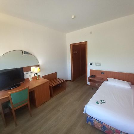 Hotel Cristallo Udine Eksteriør bilde