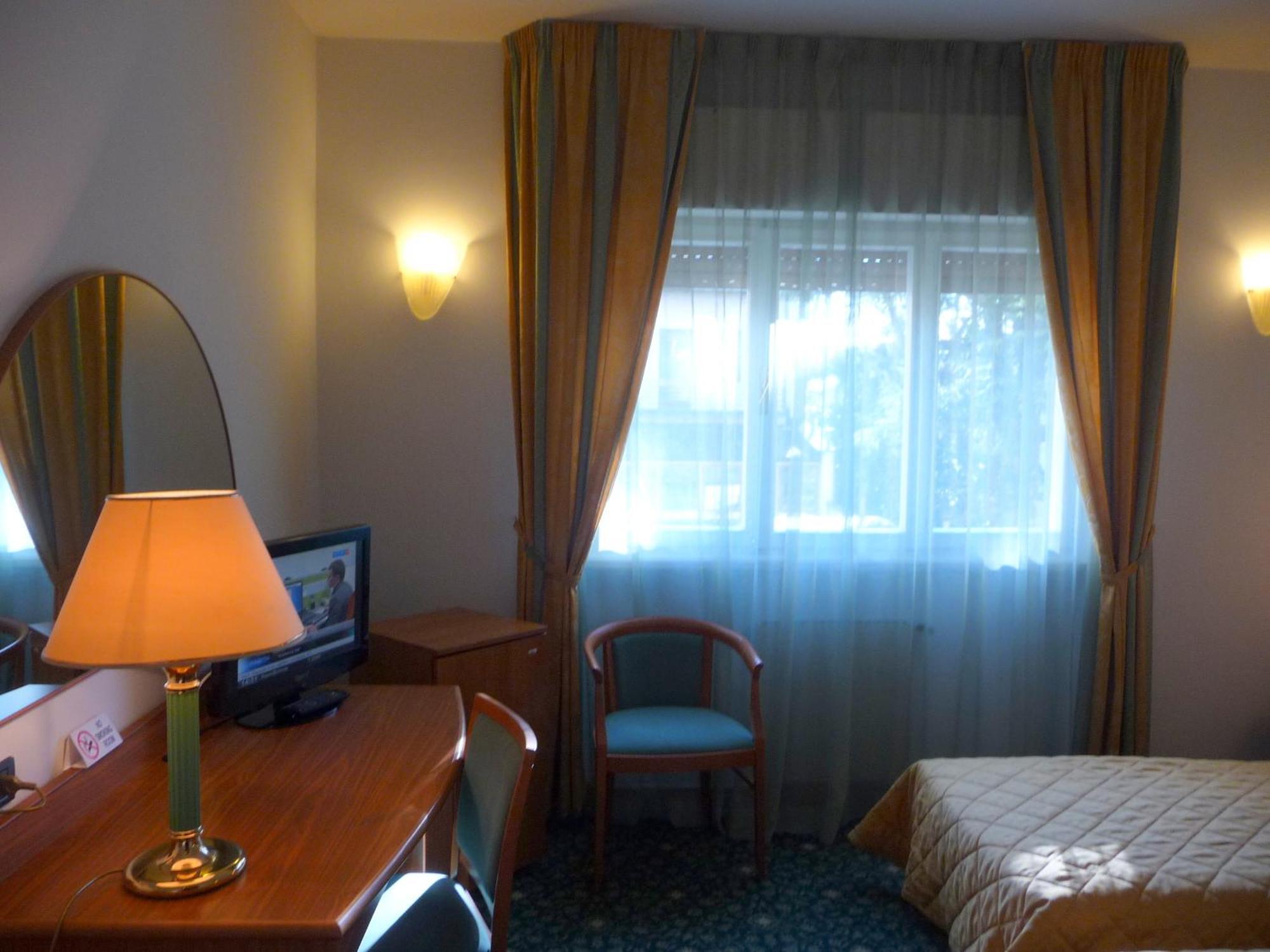 Hotel Cristallo Udine Eksteriør bilde