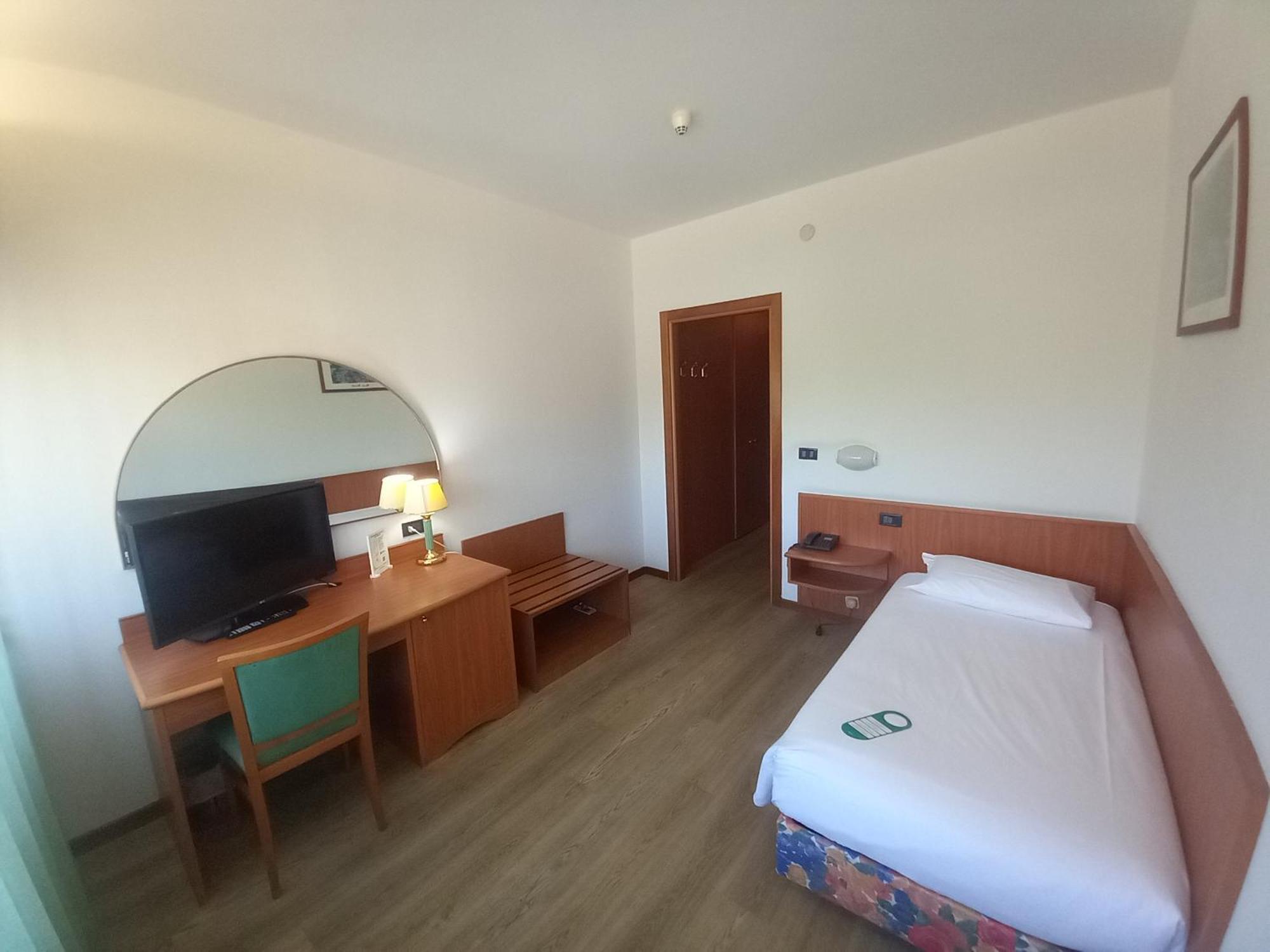 Hotel Cristallo Udine Eksteriør bilde